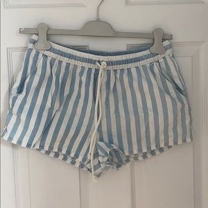 Aerie beach shorts with pockets